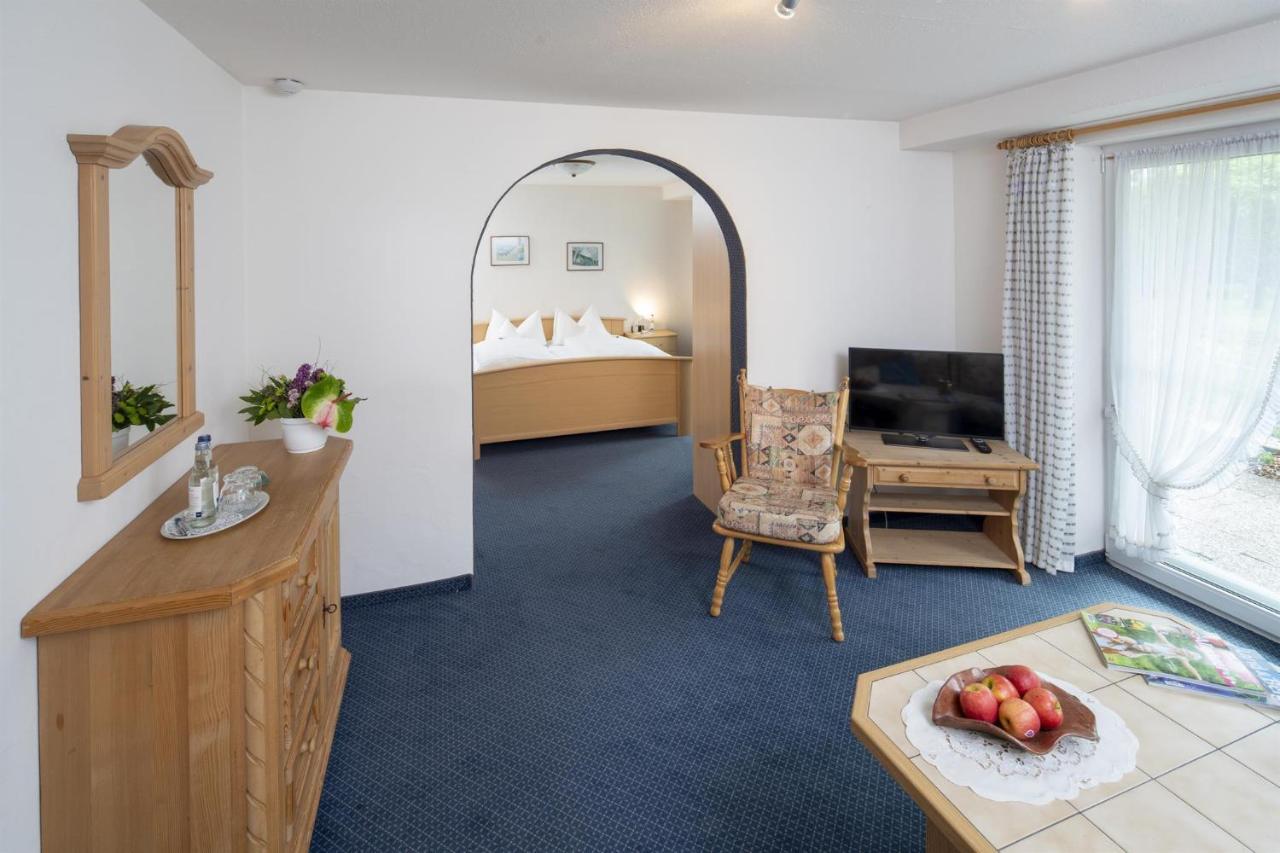 Landhaus Goldener Apfel โบลสเตอร์แลง ภายนอก รูปภาพ